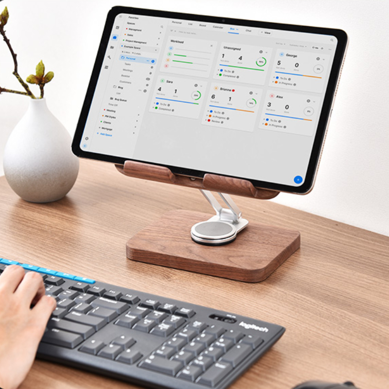 Suporte para iPad em Nogueira  - Desk Setup Black And Wood avaliação e preço