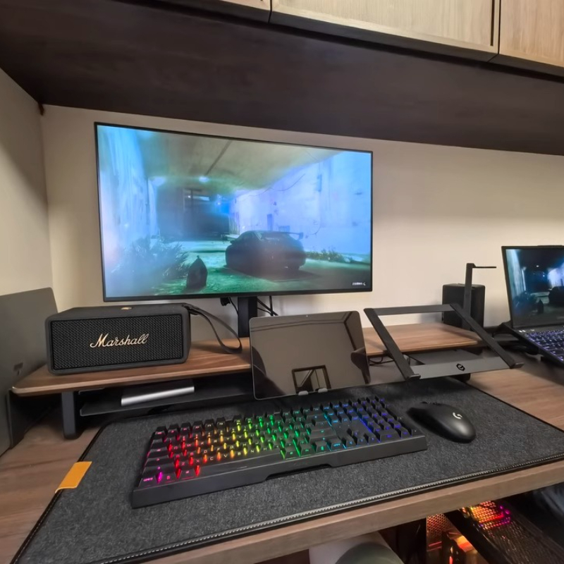 Suporte modular para monitor,  - Desk Setup Black And Wood avaliação e preço